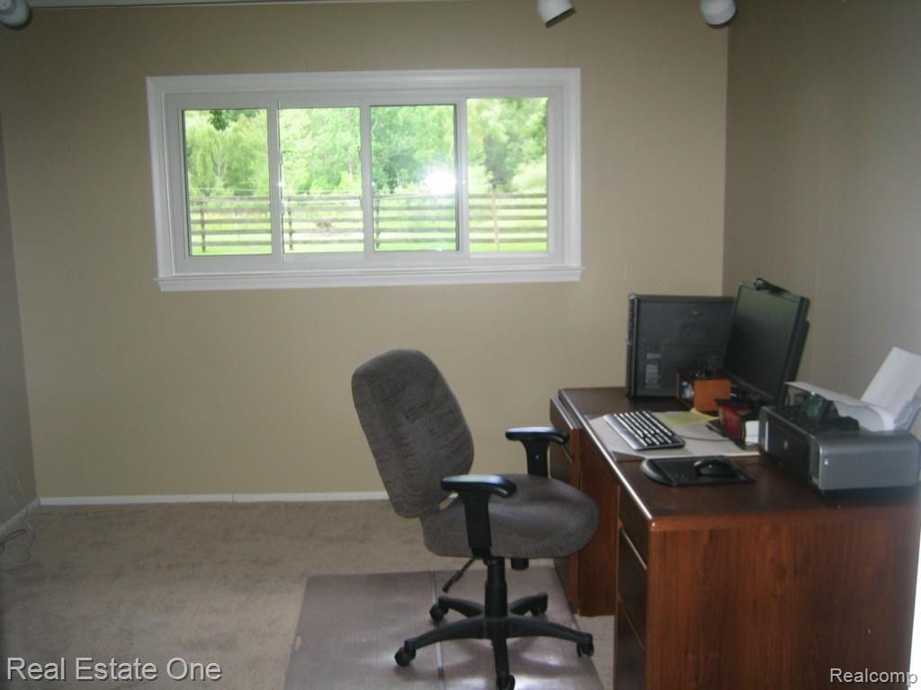 9910 Ellis Road Clarkston, MI 48348 - Photo 12 of 32 OFFICE/DEN POSSIBLE 5TH BEDROOM