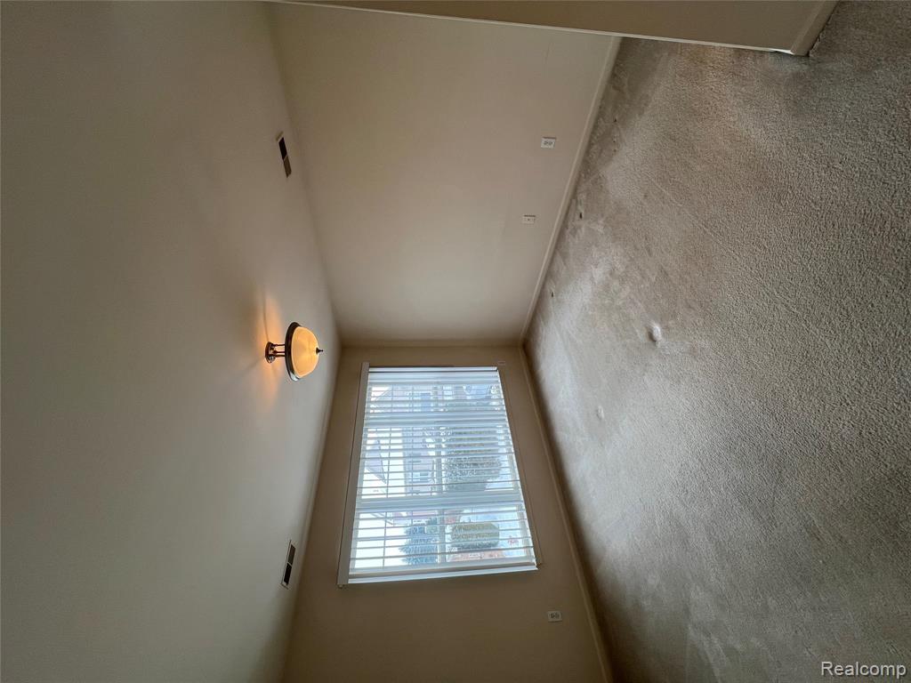 316 North Wixom Road, Unit 33 Wixom, MI 48393 - Photo 10 of 18