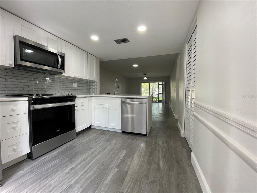 211 Pine Court, Unit 211 Oldsmar, FL 34677 - Photo 14 of 47