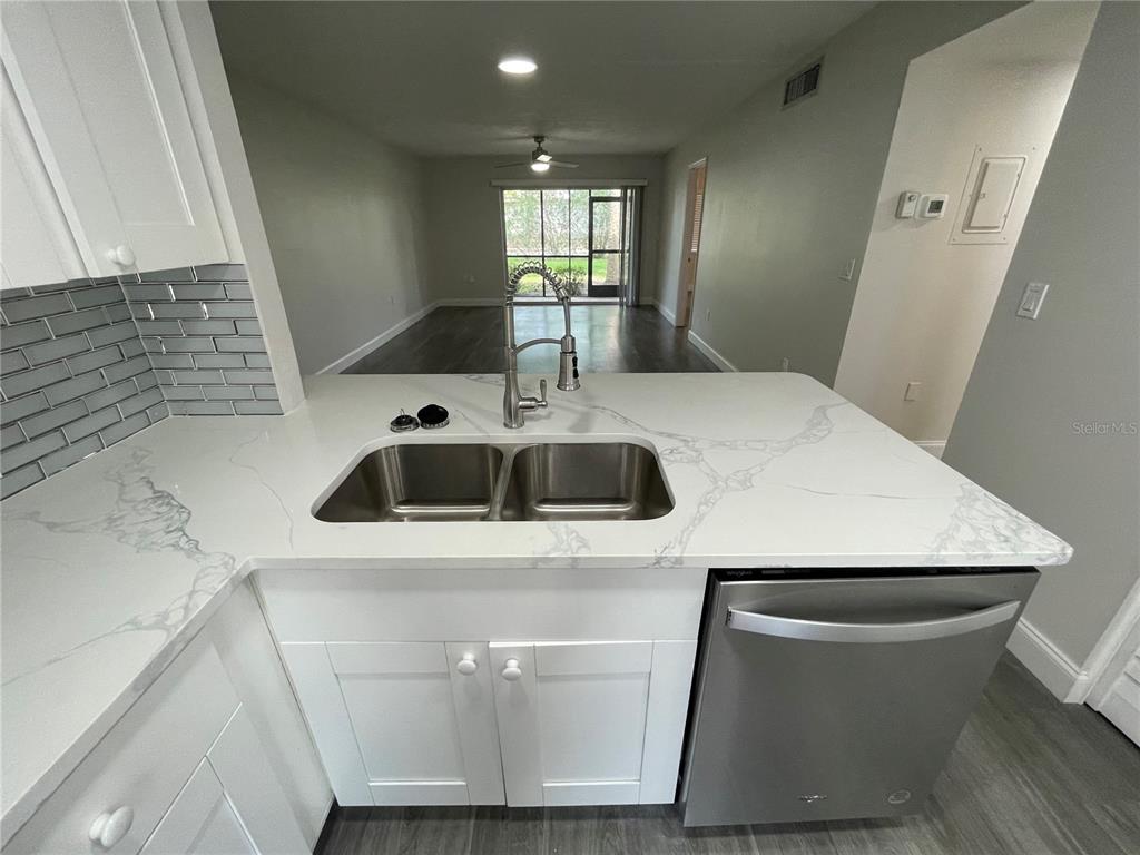 211 Pine Court, Unit 211 Oldsmar, FL 34677 - Photo 16 of 47