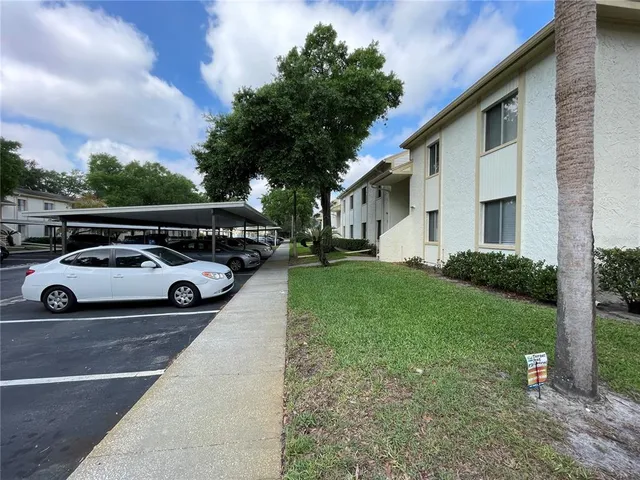 $1,949 | 211 Pine Court, Unit 211, Oldsmar, FL 34677