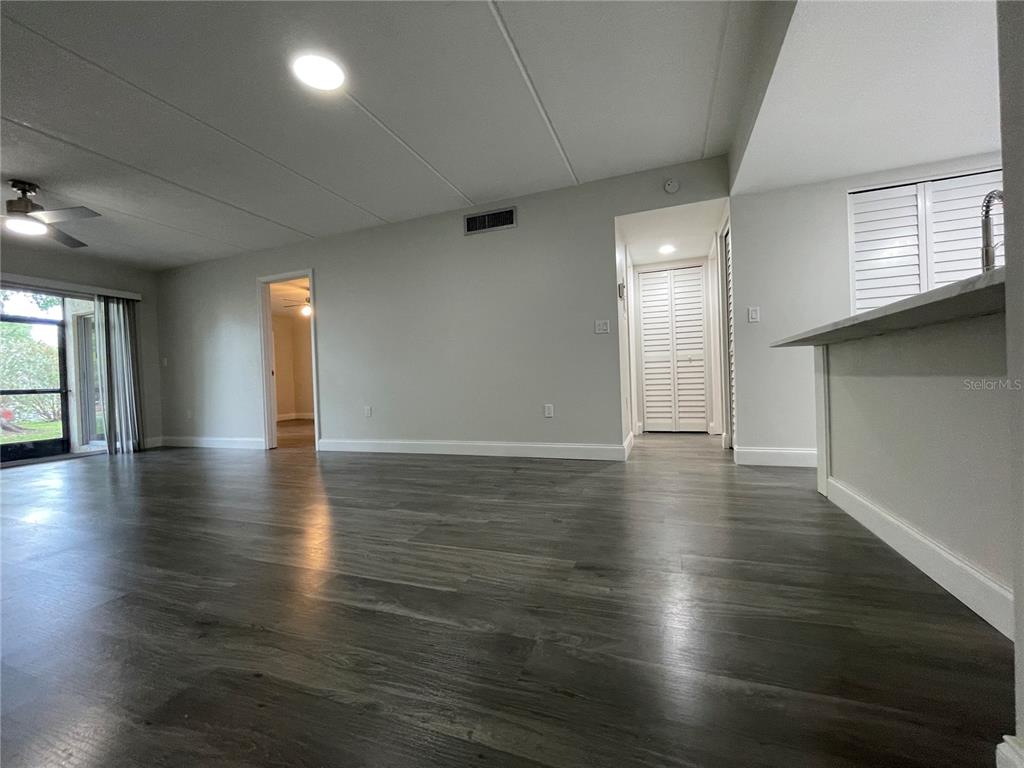 211 Pine Court, Unit 211 Oldsmar, FL 34677 - Photo 7 of 47