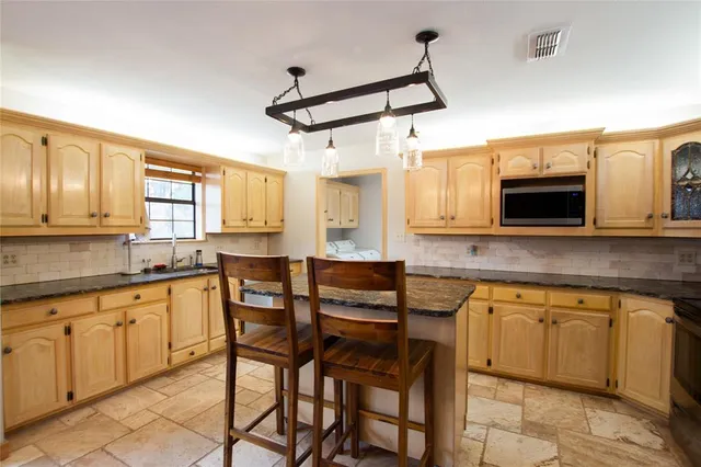 $425,000 | 16120 County Road 1130, Flint, TX 75762