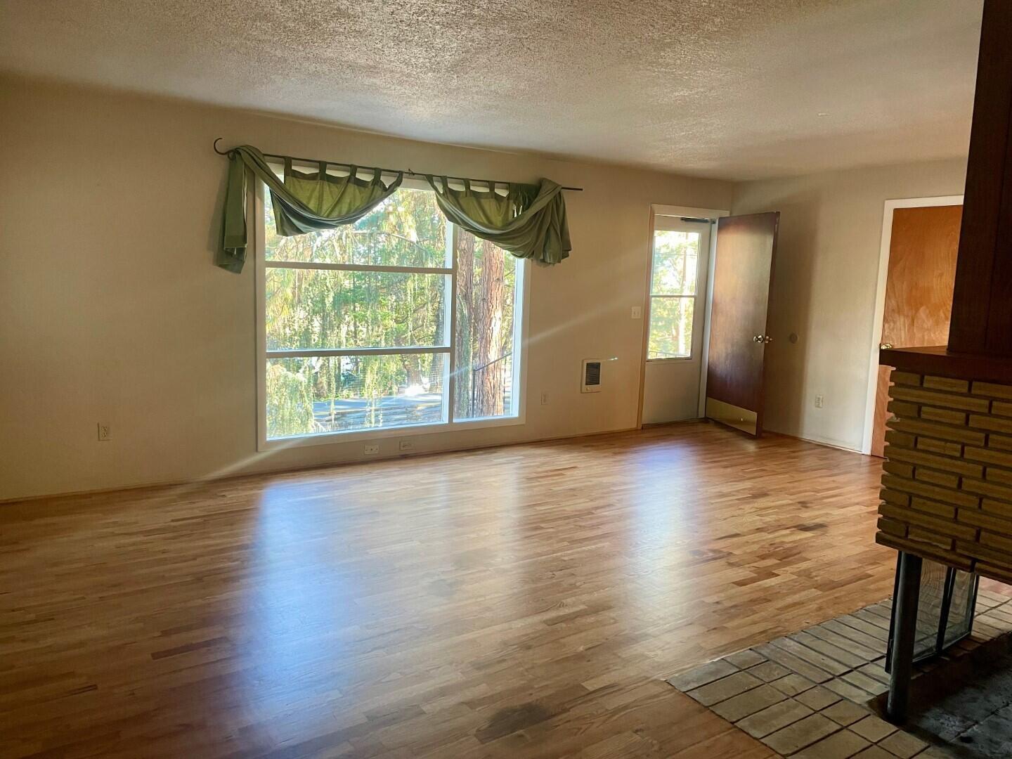 2665 Old Military Road Central Point, OR 97502 - Photo 6 of 13 5