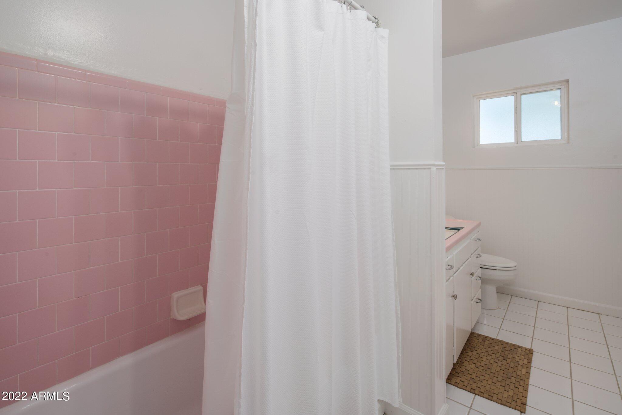 1609 West Lawrence Road Phoenix, AZ 85015 - Photo 18 of 30 Guest Bathroom