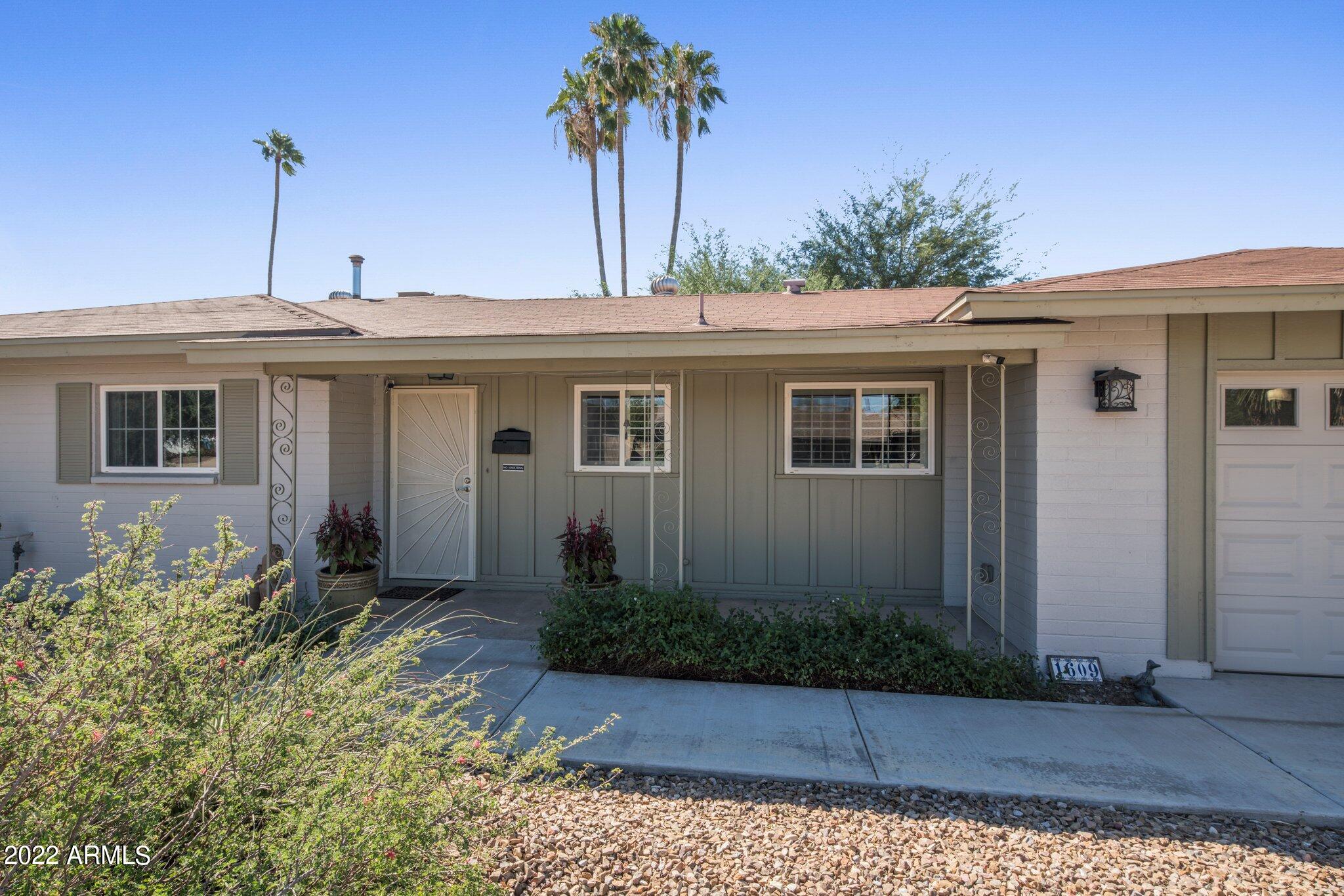 1609 West Lawrence Road Phoenix, AZ 85015 - Photo 2 of 30 Front View