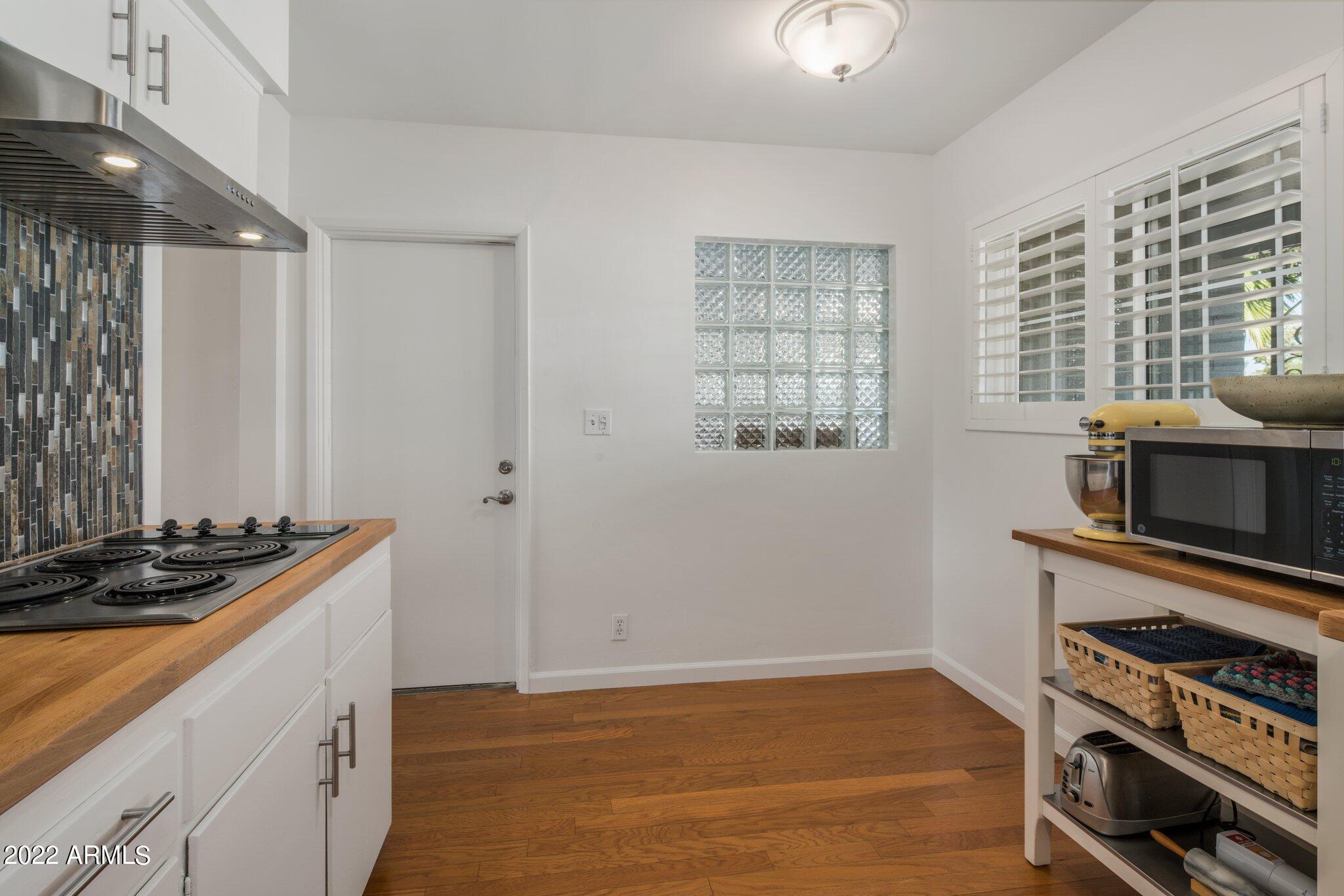 1609 West Lawrence Road Phoenix, AZ 85015 - Photo 8 of 30 Kitchen