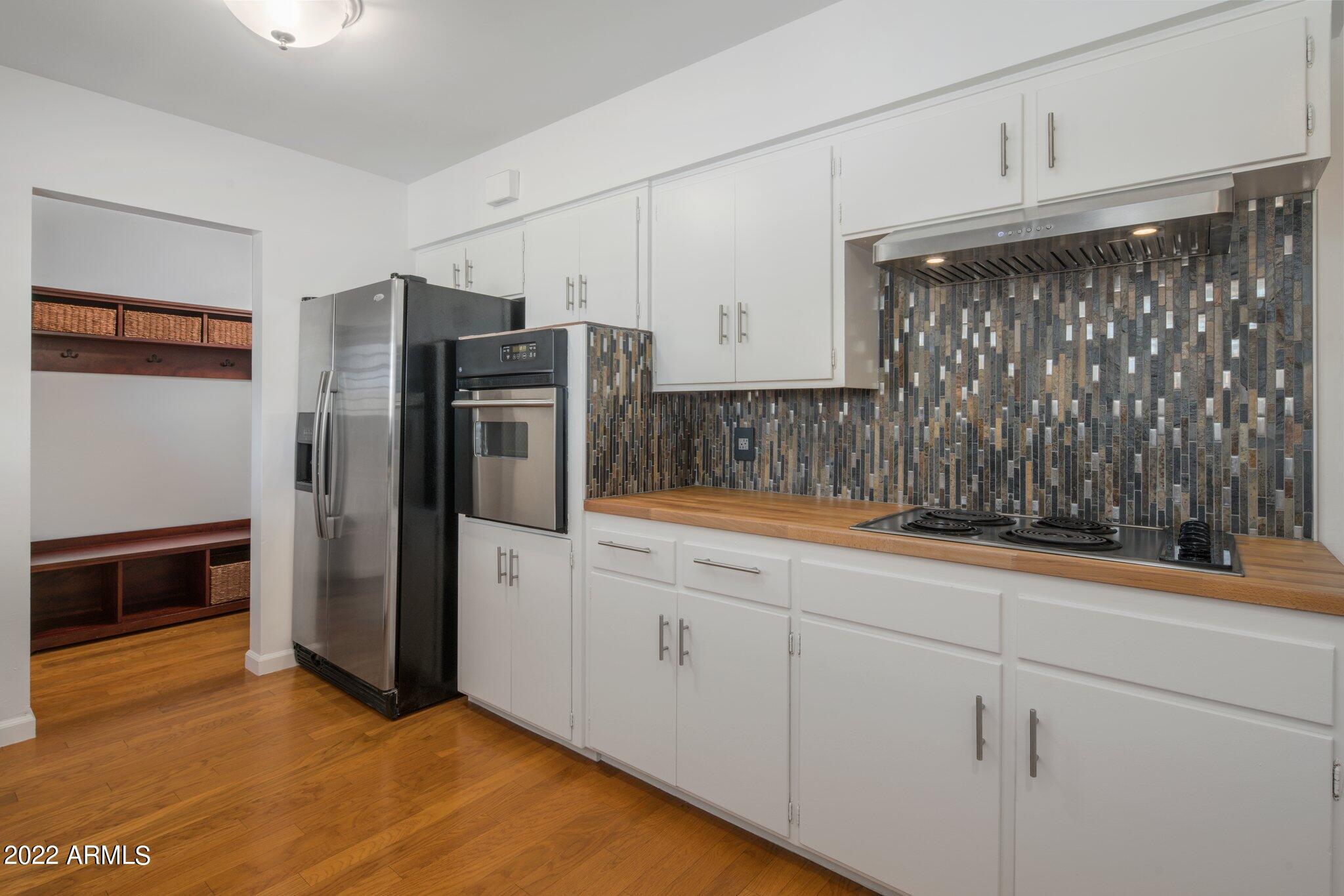 1609 West Lawrence Road Phoenix, AZ 85015 - Photo 10 of 30 Kitchen