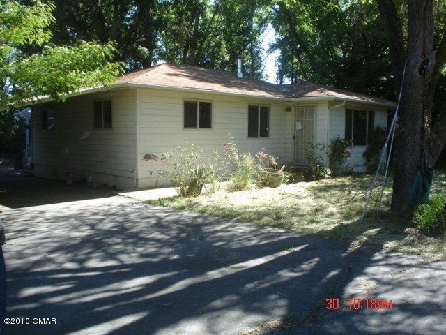 1950 Center Valley Road Willits, CA 95490 - Photo 1 of 1 a front view of a house with a yard