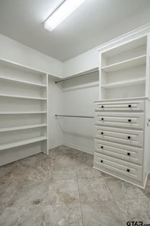 $588,000 | 936 Cambridge Bend, Tyler, TX 75703