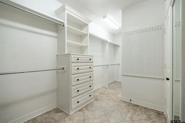 $588,000 | 936 Cambridge Bend, Tyler, TX 75703