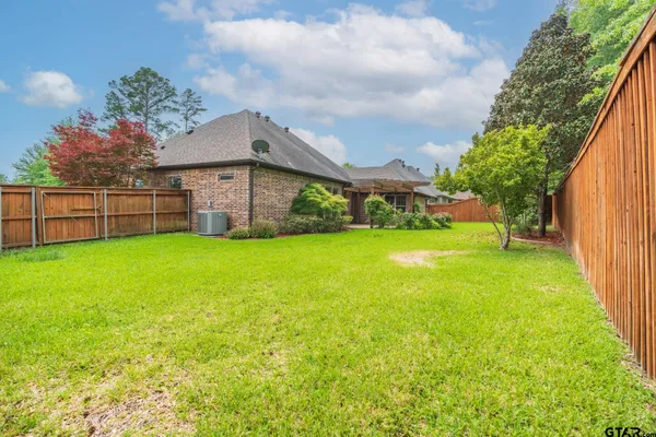 $588,000 | 936 Cambridge Bend, Tyler, TX 75703