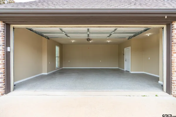 $588,000 | 936 Cambridge Bend, Tyler, TX 75703