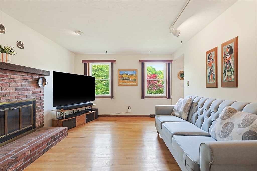 218 Hampton Road Sharon, MA 02067 - Photo 14 of 34
