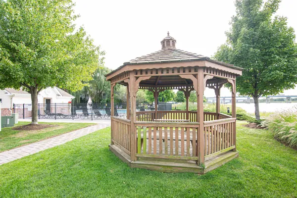 $4,200 | 106 Osprey Court, Unit 106, Secaucus, NJ 07094