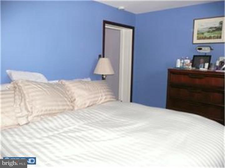 153 Westdale Road Upper Darby, PA 19082 - Photo 12 of 25 Bedroom - Main