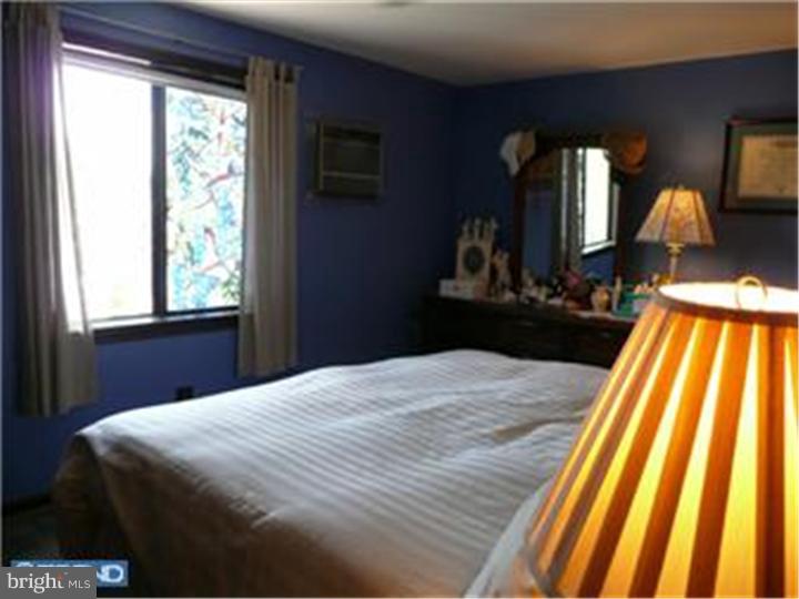 153 Westdale Road Upper Darby, PA 19082 - Photo 13 of 25 Bedroom - Main