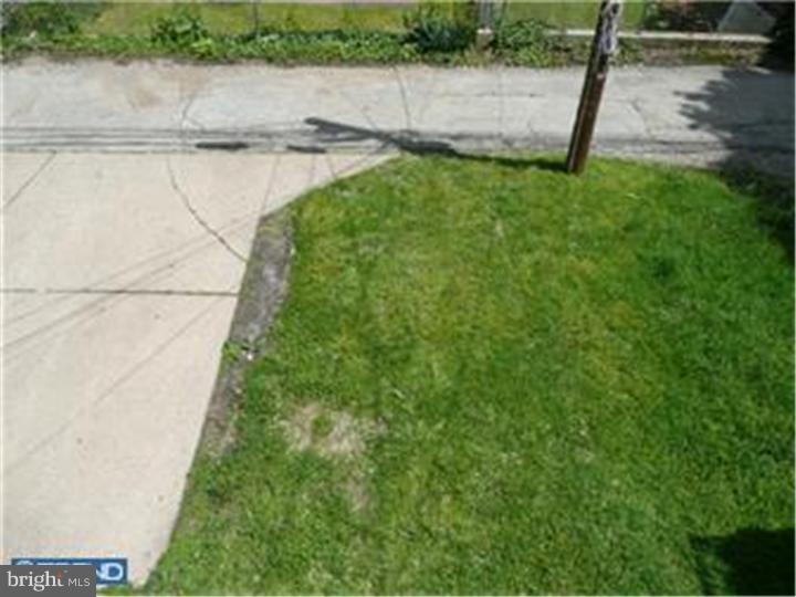 153 Westdale Road Upper Darby, PA 19082 - Photo 23 of 25 View in Back