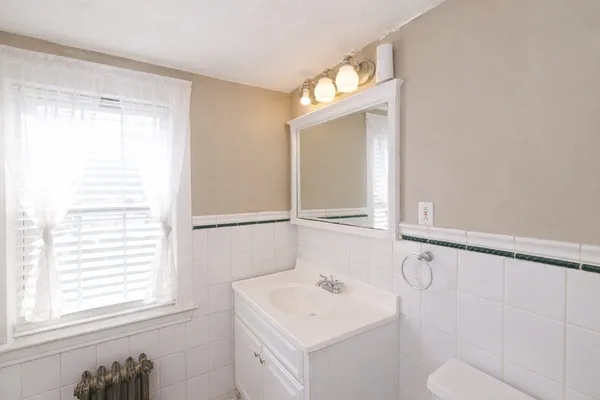 $460,000 | 30 Melrose Street, Worcester, MA 01605