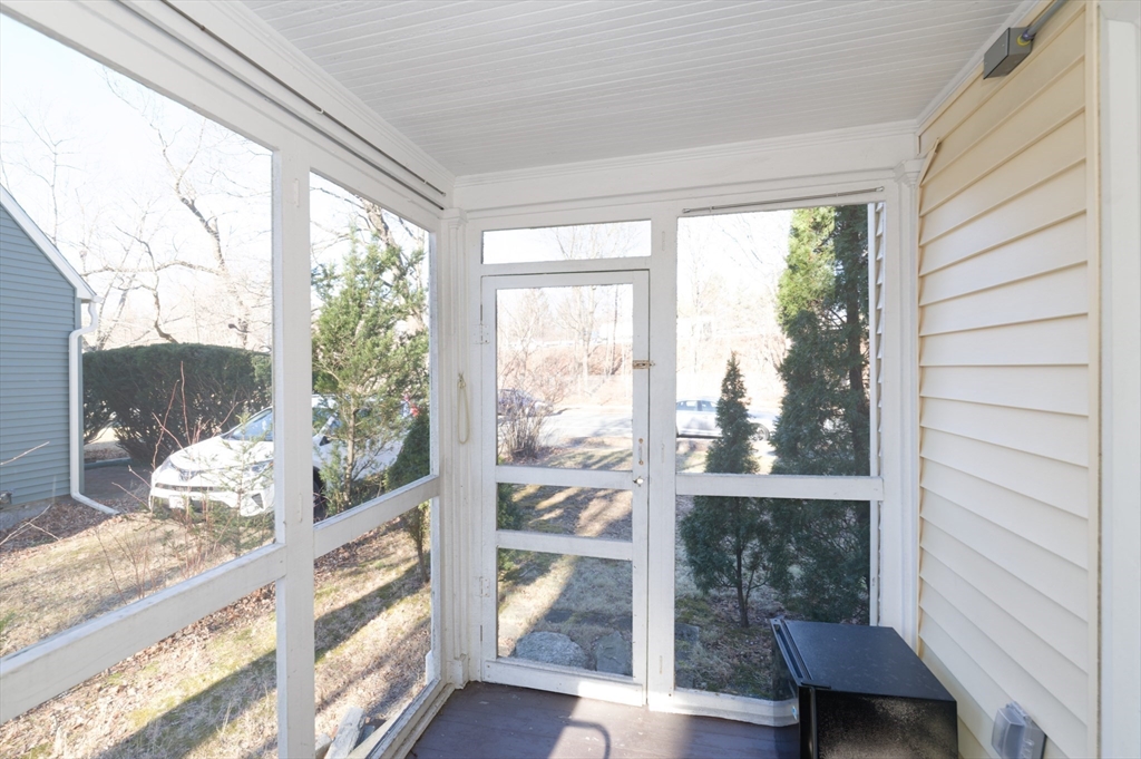 30 Melrose Street Worcester, MA 01605 - Photo 8 of 36