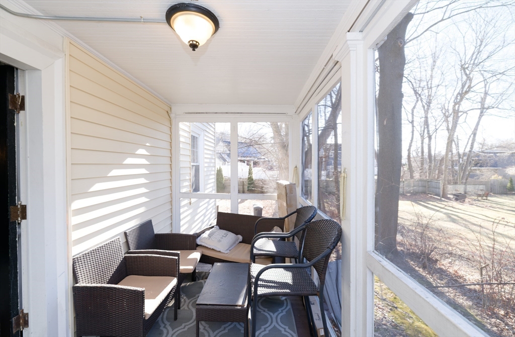 30 Melrose Street Worcester, MA 01605 - Photo 9 of 36