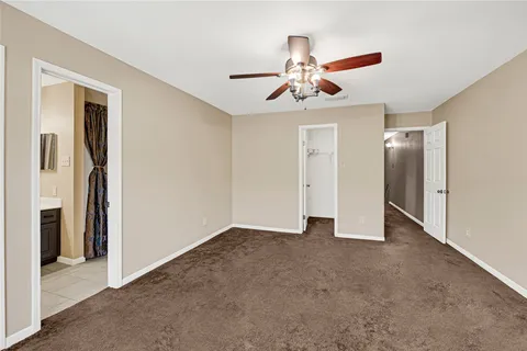 $167,900 | 9800 Pagewood Lane, Unit 2703, Houston, TX 77063