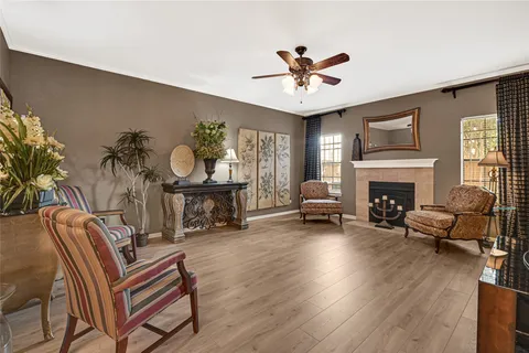 $167,900 | 9800 Pagewood Lane, Unit 2703, Houston, TX 77063