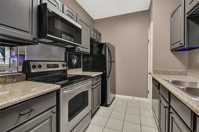 $167,900 | 9800 Pagewood Lane, Unit 2703, Houston, TX 77063