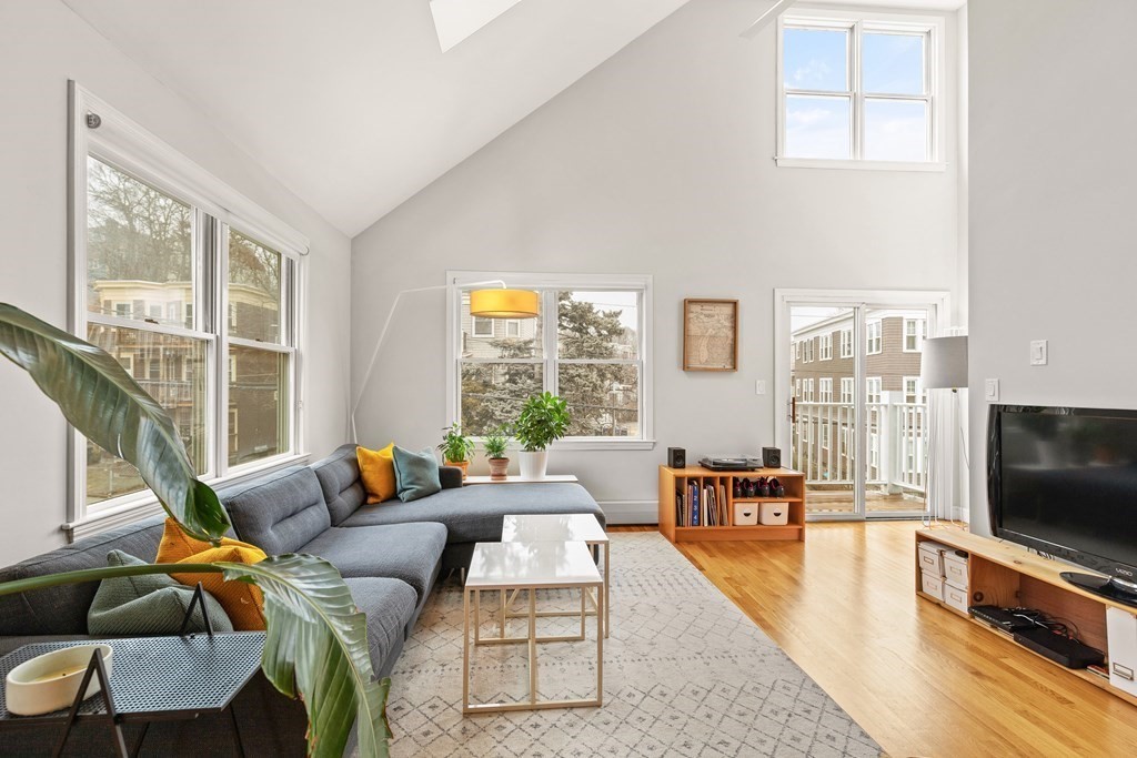 39 Boylston Street, Unit 2 Boston, MA 02130 - Photo 2 of 21