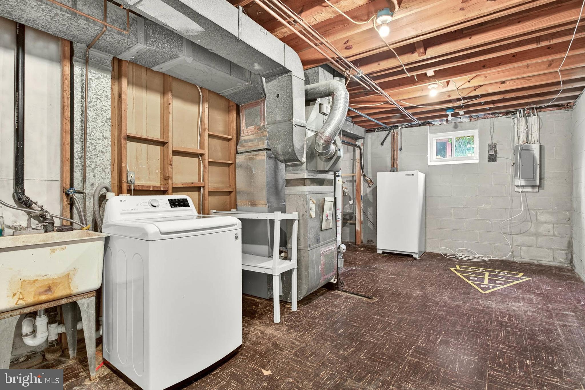 19008 Staleybridge Road Germantown, MD 20876 - Photo 27 of 31 Large utility room