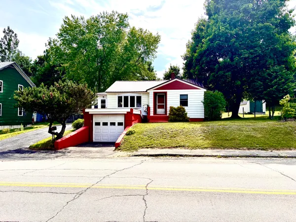 $159,900 | 244 Bates Street, Millinocket, ME 04462
