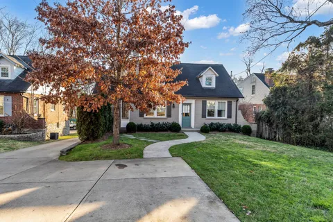 $1,375,000 | 1111 A Graybar Lane, Nashville, TN 37204