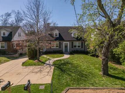 $1,375,000 | 1111 A Graybar Lane, Nashville, TN 37204