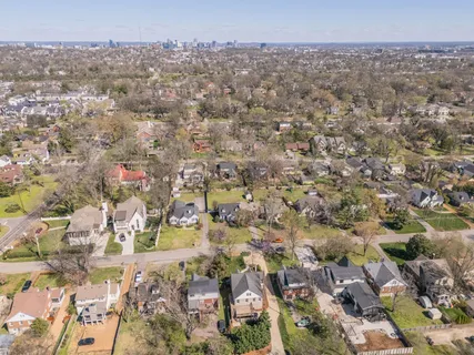 $1,375,000 | 1111 A Graybar Lane, Nashville, TN 37204