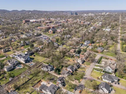 $1,375,000 | 1111 A Graybar Lane, Nashville, TN 37204