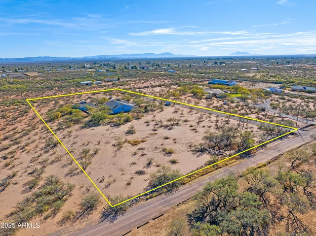 $465,000 | 2500 North Appaloosa Place, Huachuca City, AZ 85616