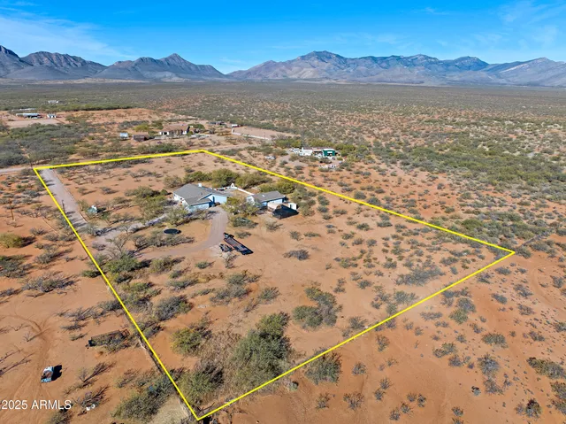 $465,000 | 2500 North Appaloosa Place, Huachuca City, AZ 85616