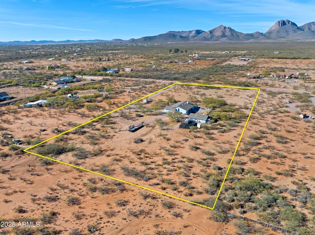 $465,000 | 2500 North Appaloosa Place, Huachuca City, AZ 85616