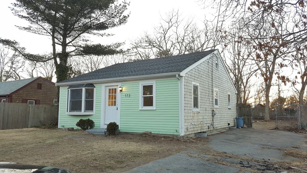 173 Hinckley Road Barnstable, MA 02601 - Photo 2 of 14