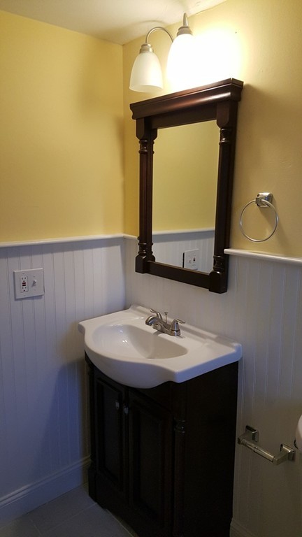 173 Hinckley Road Barnstable, MA 02601 - Photo 5 of 14
