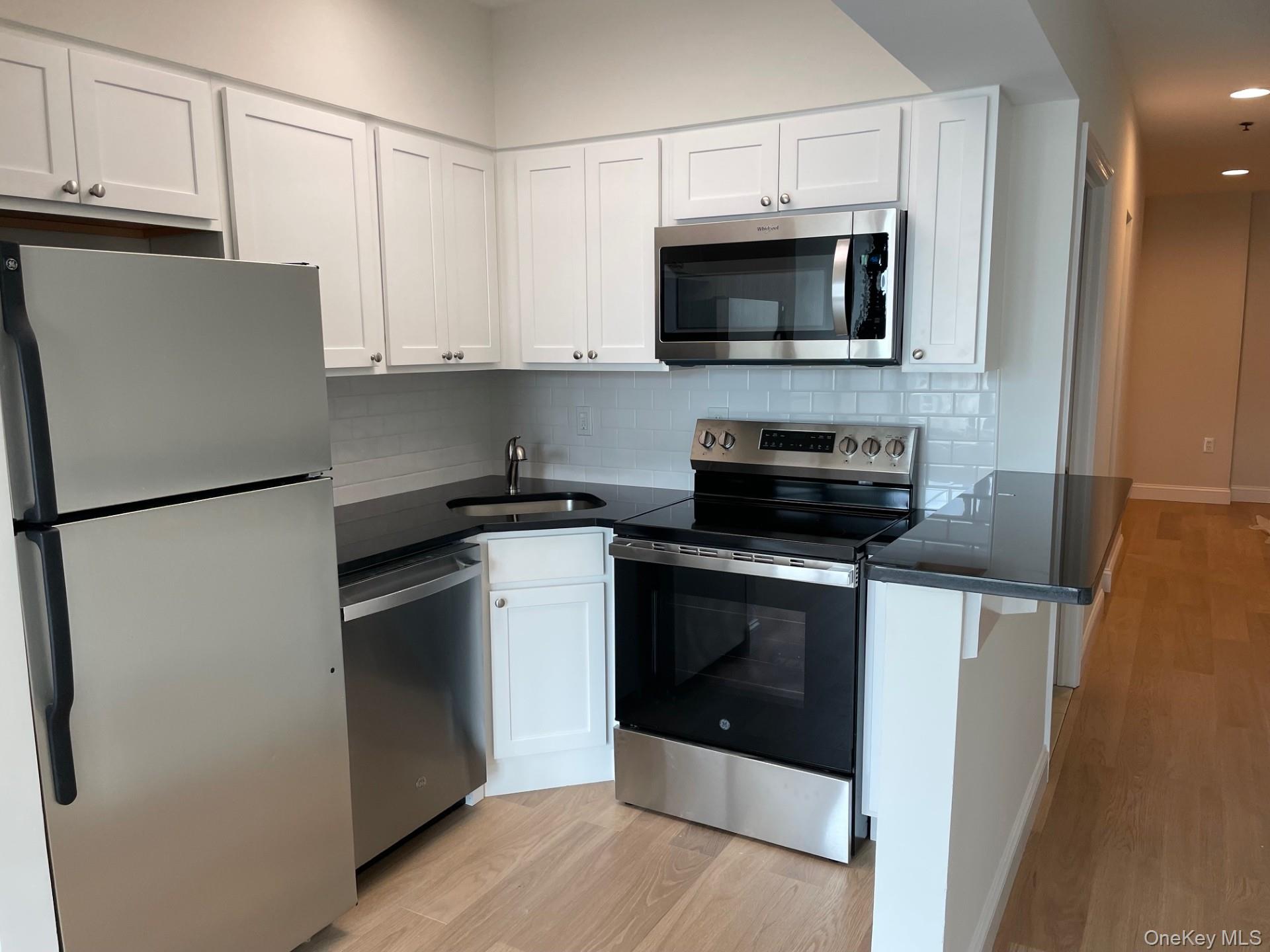 100 New Roc City Place, Unit 412 New Rochelle, NY 10801 - Photo 7 of 16