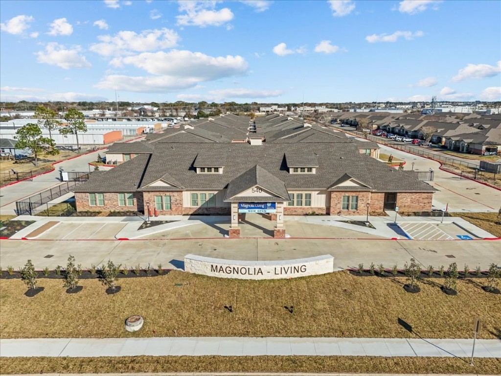 540 Hobbs Road, Unit D1 League City, TX 77573 - Photo 21 of 44 an aerial view of residential houses with outdoor space
