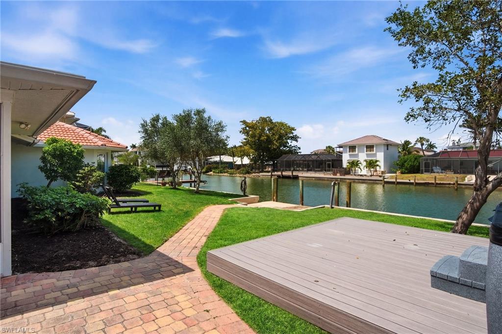455 Bayside Avenue Naples, FL 34108 - Photo 17 of 23