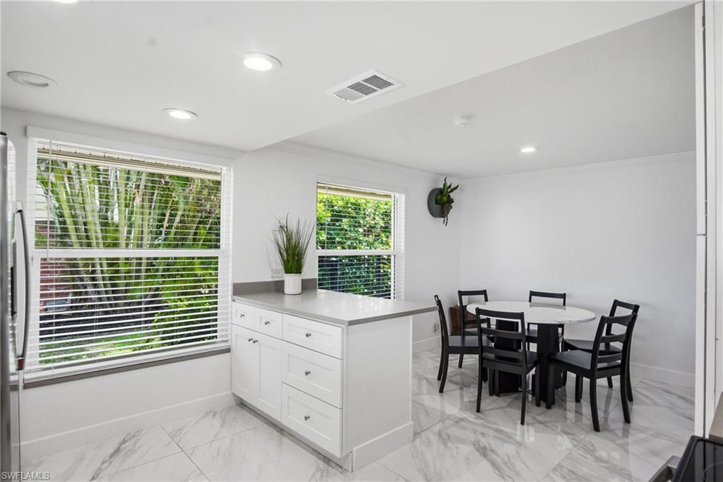 455 Bayside Avenue Naples, FL 34108 - Photo 4 of 23