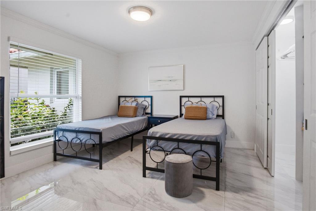 455 Bayside Avenue Naples, FL 34108 - Photo 6 of 23