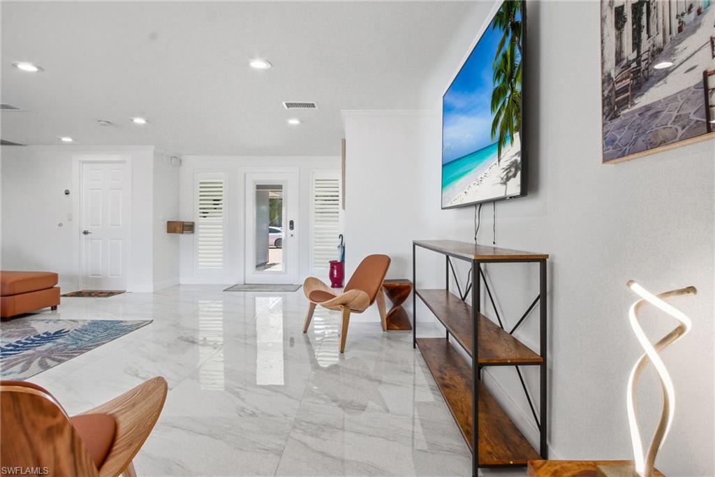 455 Bayside Avenue Naples, FL 34108 - Photo 9 of 23