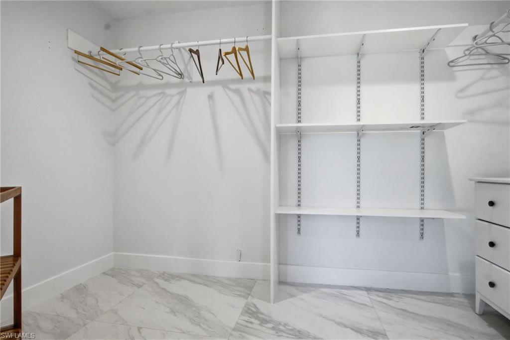 455 Bayside Avenue Naples, FL 34108 - Photo 10 of 23