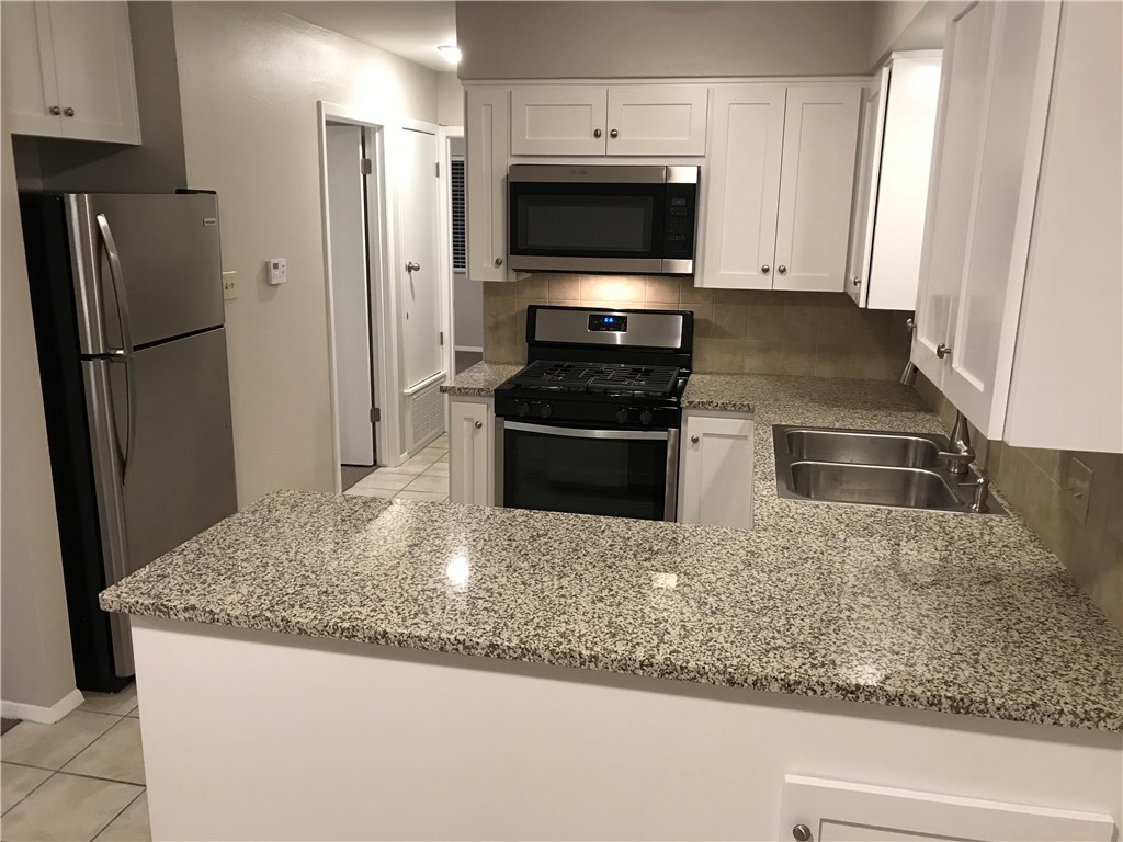 1810 Berkeley Avenue, Unit B Austin, TX 78745 - Photo 8 of 9