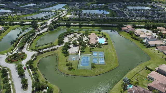 $2,200 | 2725 Granville Manor Southwest, Vero Beach, FL 32968