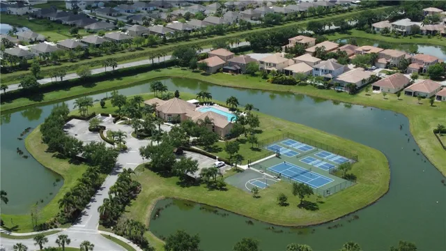 $2,200 | 2725 Granville Manor Southwest, Vero Beach, FL 32968